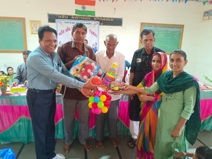 ઇટાદરા હાઇસ્કૂલમાં શાળા પ્રવેશોત્સવ યોજાયો