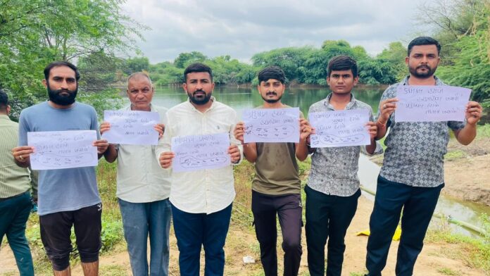 હરણાહોડા ગામમાં તળાવમાં કેમિકલયુક્ત પાણી